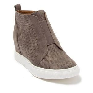 DV by Dolce Vita Kalista Wedge Ankle Booties/Sneakers